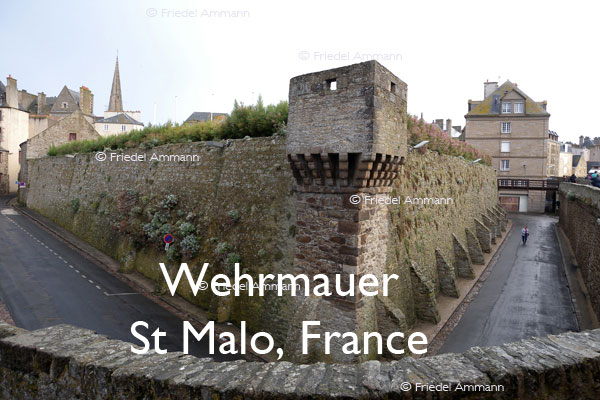 BAUTEN / BUILDINGS - Burgen / Castles  – Wehrmauer St Malo, France