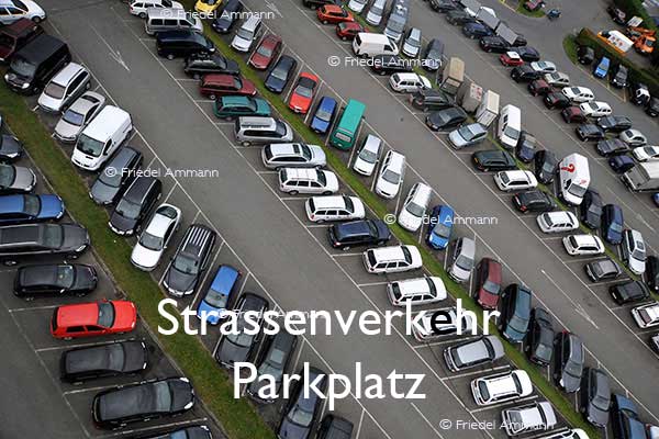 BAUTEN / MOBILITÄT – Strassenverkehr / Traffic - Parkplätze