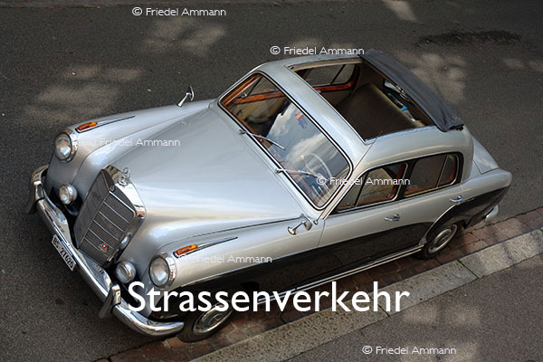 BAUTEN / MOBILITÄT – Strassenverkehr / Traffic - Oldtimer