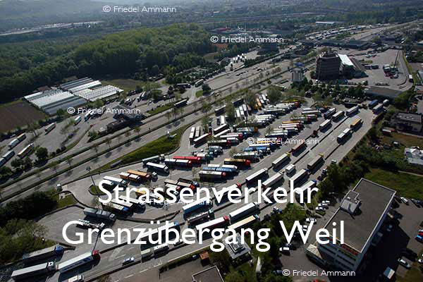 BAUTEN / MOBILITÄT – Strassenverkehr / Traffic - Deutscher Grenzübergang Weil am Rhein nach Basel, Schweiz