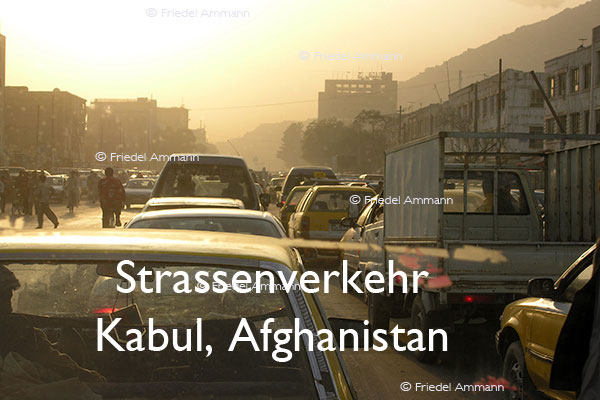 BAUTEN / MOBILITÄT – Strassenverkehr / Traffic - Rush Hour - Kabul, Afghanistan
