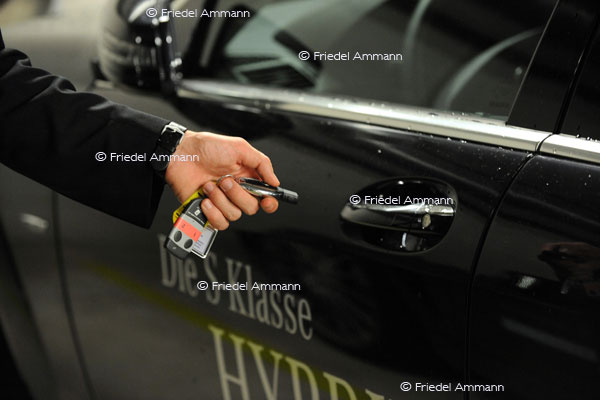 BAUTEN / MOBILITÄT – Technik - Automatischer Autotüröffner