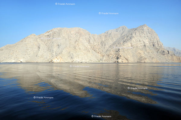 IMPRESSIONEN - Landschaften / Landscapes - Die Strasse von Oman