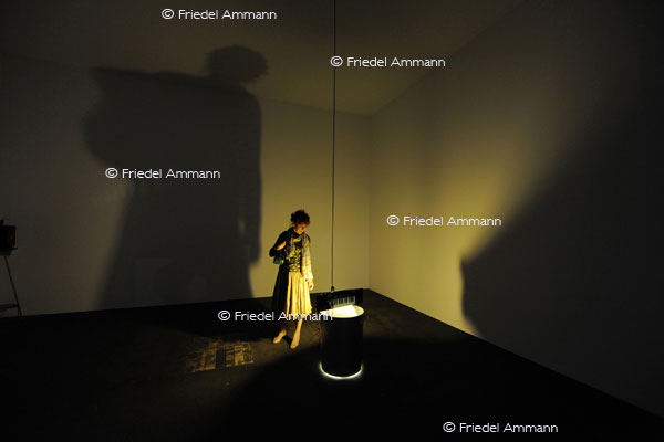 KULTUR - ART Unlimited Basel 41 2010 - An_Infinito, Haroon Mirza - Lisson Gallery, London
