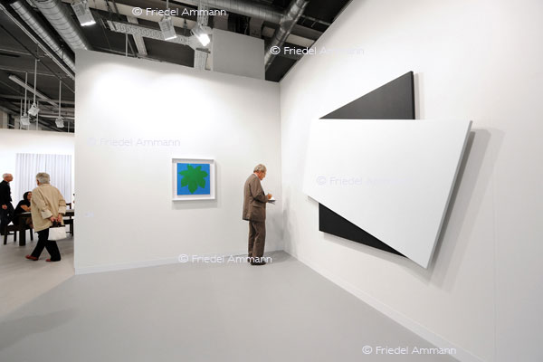 KULTUR - ART Unlimited Basel 41 2010 - Leaf / White Diagonal II, Elssworth Kelly - Matthew Marks Gallery, New York