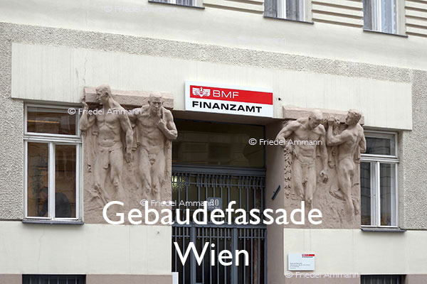 KULTUR – Denkmäler / Kunst im öffentlichen Raum – Gebäudefassade, Wien, Österreich