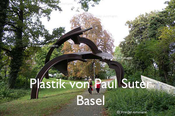 KULTUR – Denkmäler / Kunst im öffentlichen Raum – Plastik von Paul Suter – Lange Erlen, Basel, Schweiz
