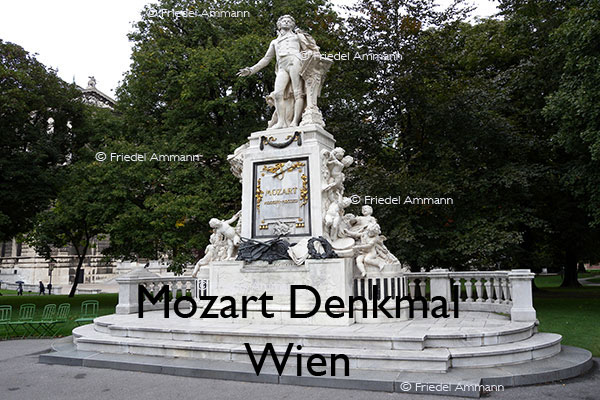 KULTUR – Denkmäler / Kunst im öffentlichen Raum - Mozart Denkmal in Wien, Österreich