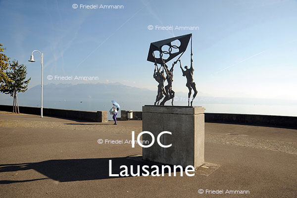 KULTUR – Denkmäler / Kunst im öffentlichen Raum – Skulptur am Sitz des internationalen olympischen Komitee - Lausanne, Schweiz