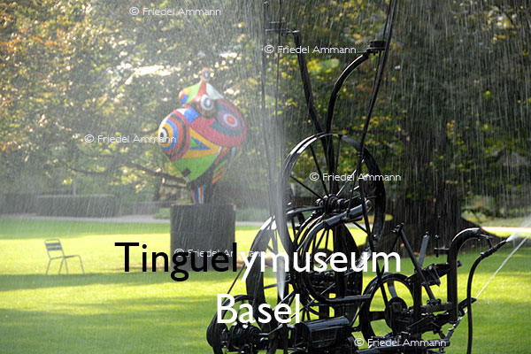 KULTUR – Denkmäler / Kunst im öffentlichen Raum – Niggi de Saint Phalle, Tinguelymuseum - Basel, Schweiz