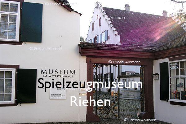 KULTUR – Spielzeugmuseum, Dorf- und Rebbaumuseum – Riehen, Schweiz