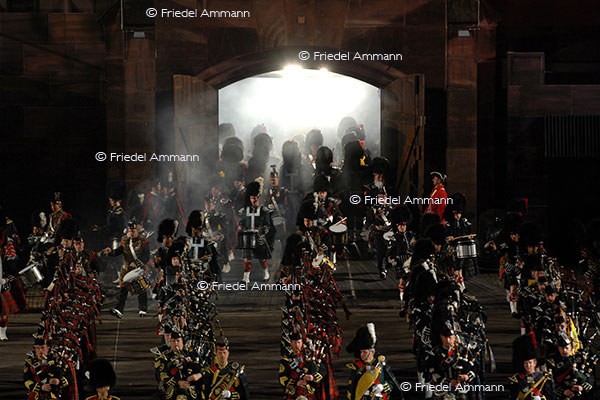 KULTUR - Basel Tattoo - Massed Pipes and Drumso