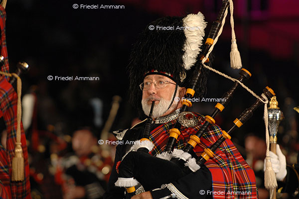 KULTUR - Basel Tattoo - Massed Pipes and Drums