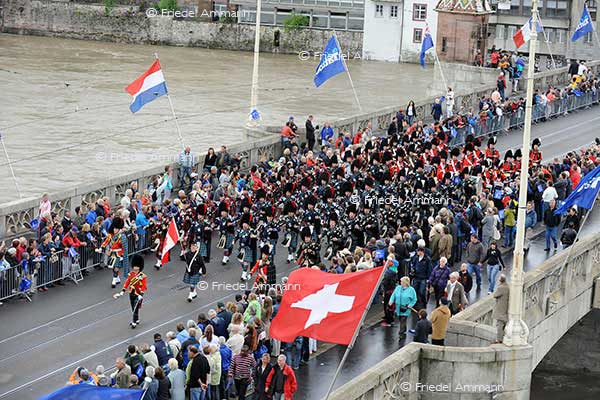 KULTUR - Basel Tattoo – Umzug durch die Stadt