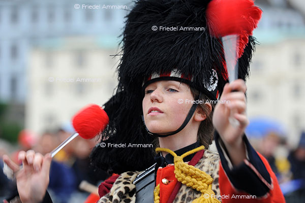 KULTUR - Basel Tattoo – Umzug durch die Stadt – Band of the Coldstream Guards