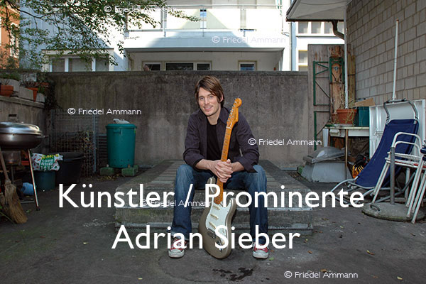 KULTUR – Künstler / Prominente - Adrian Sieber, Lovebugs – Basel, Schweiz
