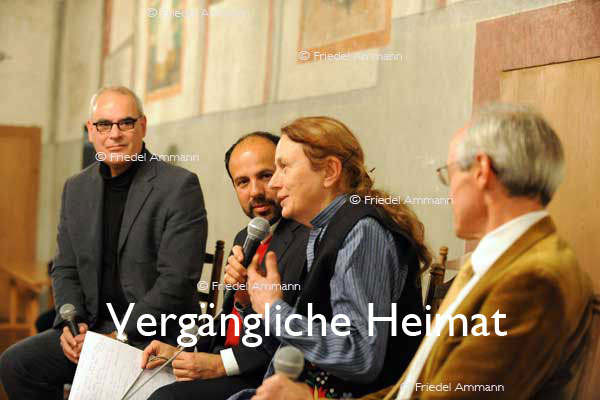 KULTUR – Vergängliche Heimat – Prof. Dr. Lukas Kundert (Kirchenratspräsident), Dan Wiener, Bettina Eichin (Künstlerin), Martin Vosseler (Arzt, Umweltaktivist) - Bischofssaal Münster, Basel 