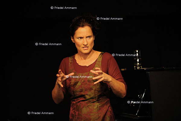 Kabarettistin Angela Buddecke