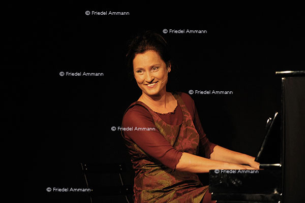 Kabarettistin Angela Buddecke 