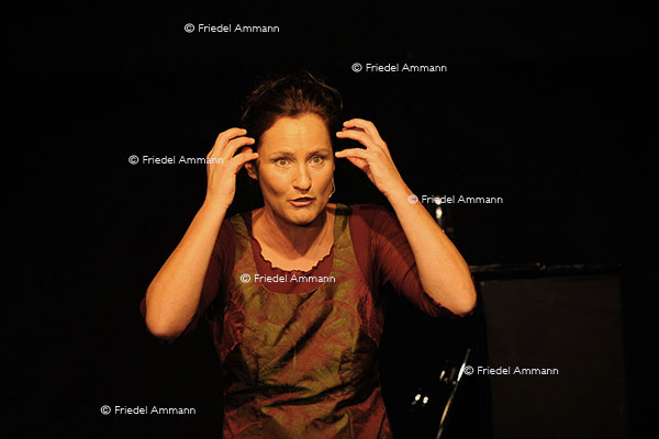 Kabarettistin Angela Buddecke 