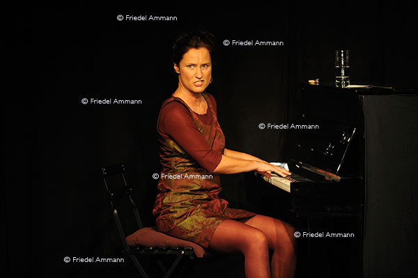 Kabarettistin Angela Buddecke 