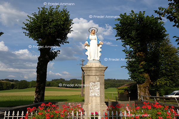KULTUR – Christentum - Marienstatue
