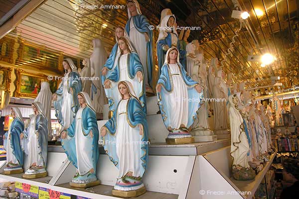 KULTUR – Christentum - Souvenierladen – Lourdes, France
