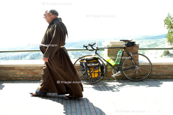 KULTUR – Christentum - Monte Sant' Angelo, Italia