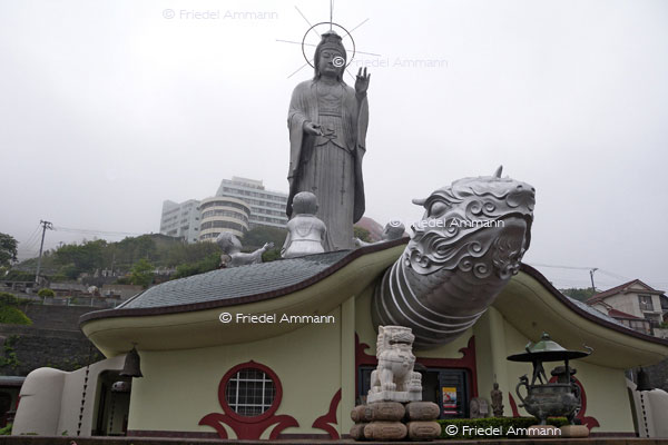KULTUR – Buddhismus - High Goddess Kannon Fukusaiji Temple, Nagasaki, Japan 