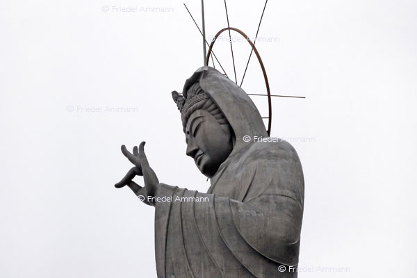 KULTUR – Buddhismus - High Goddess Kannon Fukusaiji Temple - Nagasaki, Japan 