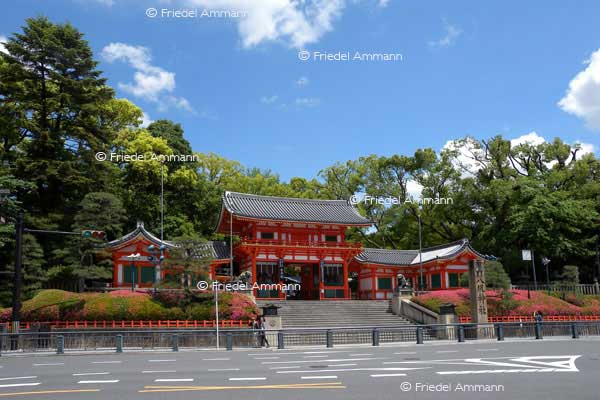 KULTUR – Buddhismus - Yasaka Shrine – Kyoto, Japan