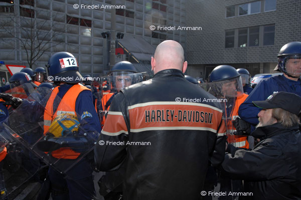 LEBEN - Hass / Hatred