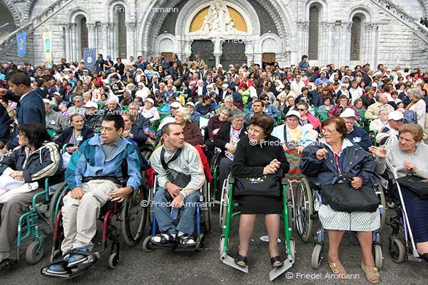 LEBEN - Gemeinsamkeit / Community – Lourdes, France
