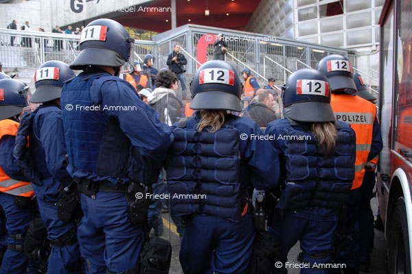 LEBEN - Gemeinsamkeit / Community - Basler Polizei