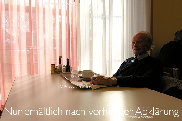 LEBEN - Einsamkeit / Loneliness 