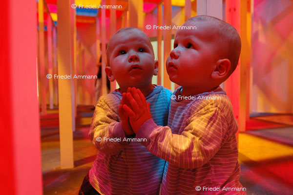 LEBEN - Nachdenklichkeit / Thoughtfulness - ART Unlimited Basel 36 2005