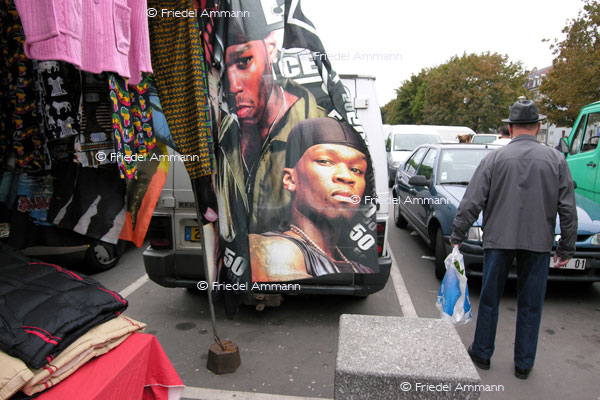 LEBEN - Gewalt / Force - Rassismus, Racism