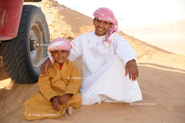 LEBEN - Kinder / children - Oman