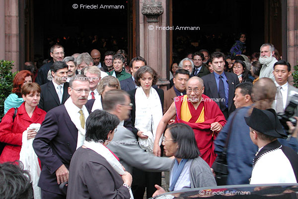  LEBEN - Gesellschaftliche Ereignisse – Staatsbesuch des Dalai Lama in Basel, Schweiz 