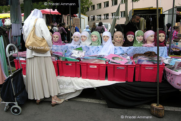 LEBEN - Gesellschaftliche Ereignisse – Muslimisches Markt – Mulhouse, France