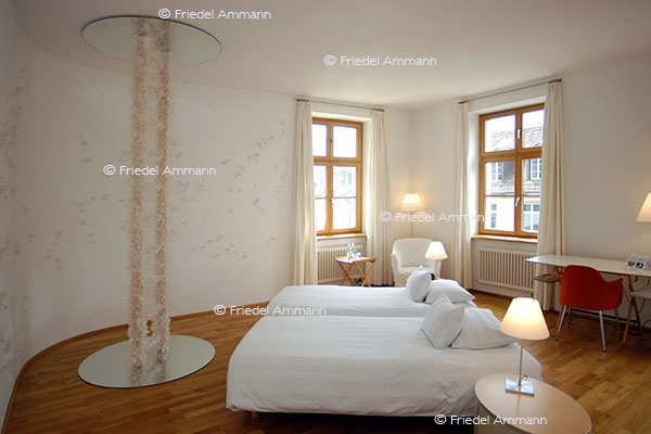 LEBEN - Savoir vivre – Hotel Teufelhof Basel, Schweiz