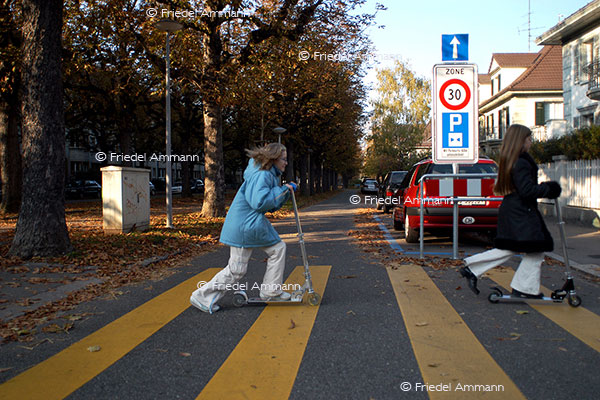LEBEN - Spiel / play