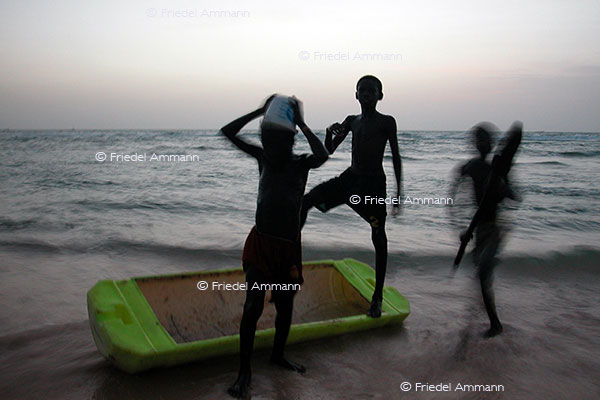 LEBEN - Spiel / play - Senegal