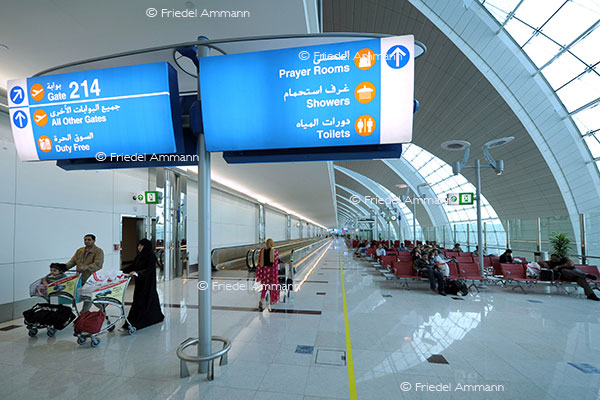  LEBEN - Unterwegs / on the way – International Airport Dubai 