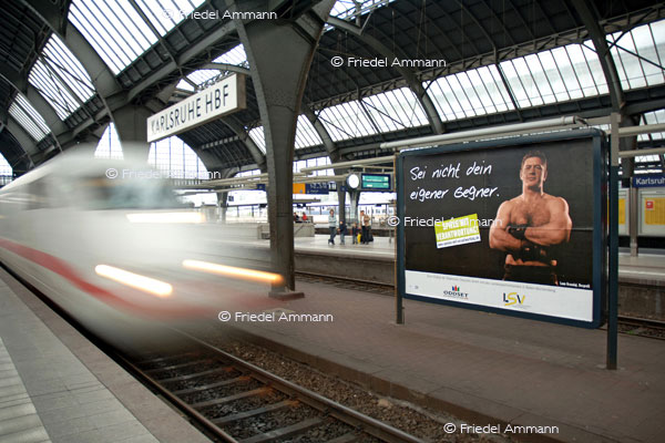 LEBEN - Unterwegs / on the way - Karlsruhe HBF