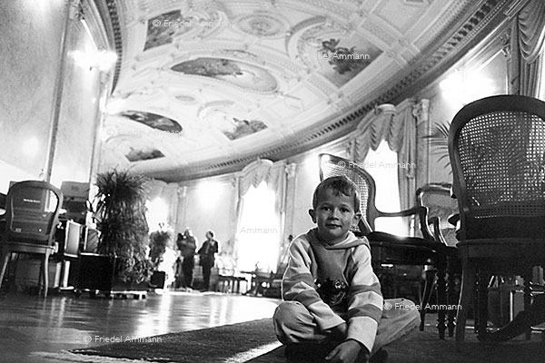 LEBEN - SW Impressionen – Benjamin im Parlament – Bern, Schweiz