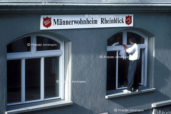 LEBEN - Arbeit / work - Fensterputzer