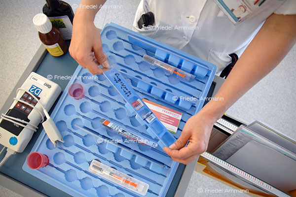 LEBEN – Schulmedizin - Medikamentenabgabe, Dosierung