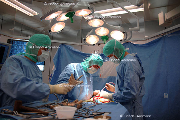 LEBEN – Schulmedizin - Operationssaal, OP