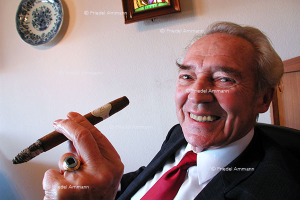 SCHWEIZ - Impressionen 2 - Ernst Schneider †, ehemaliger Davidoff-Patron